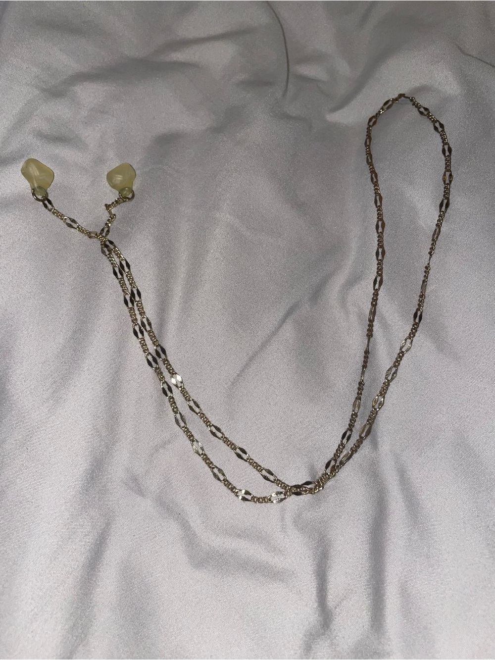 Gold chain for glasses
